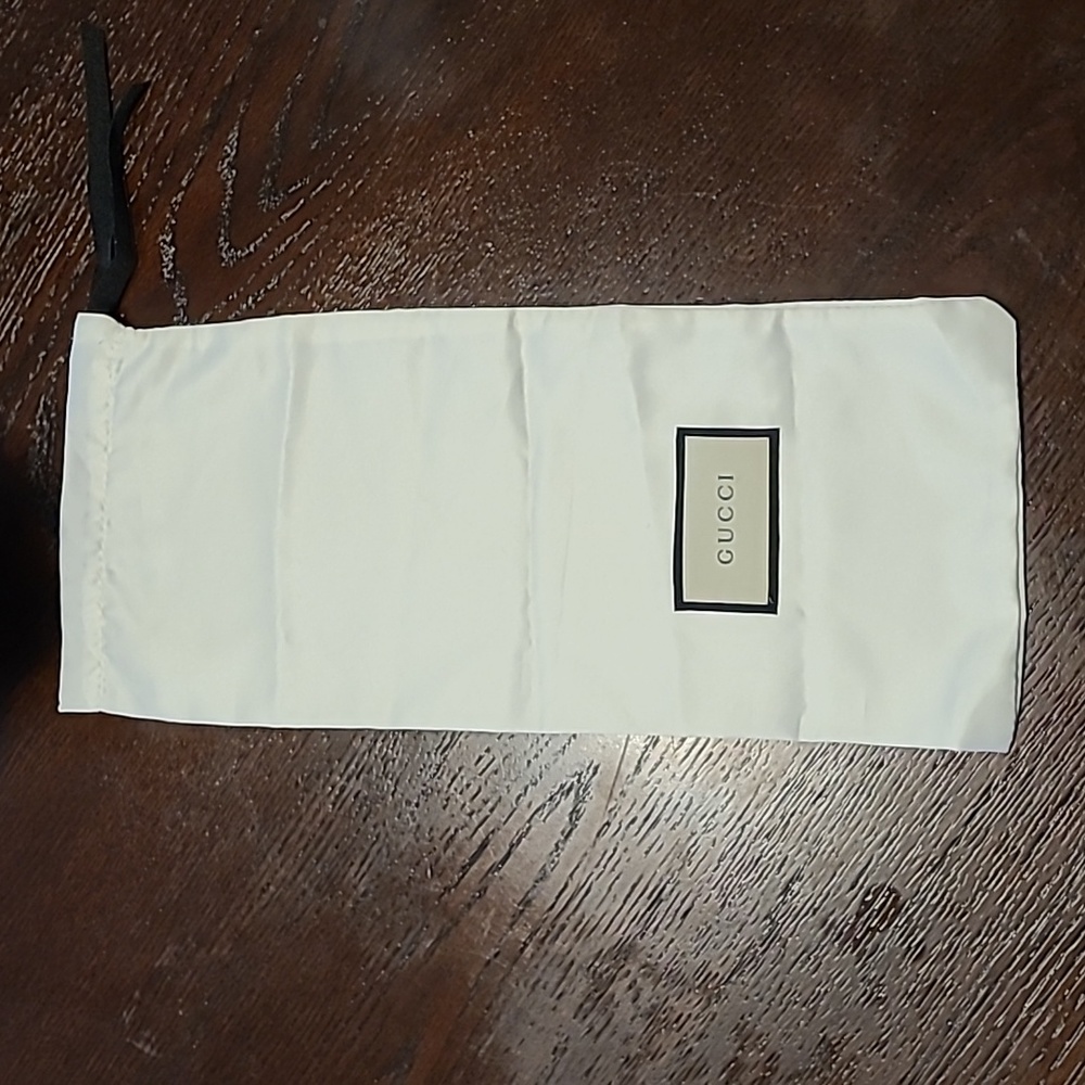 GUCCI dust bag draw string white silky gift bag dust cover very good preloved co